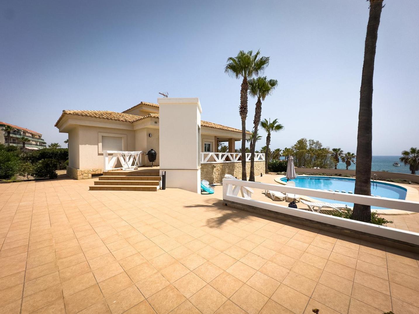 Frontline Beach Villa Playa Flamenca أوريويلا المظهر الخارجي الصورة